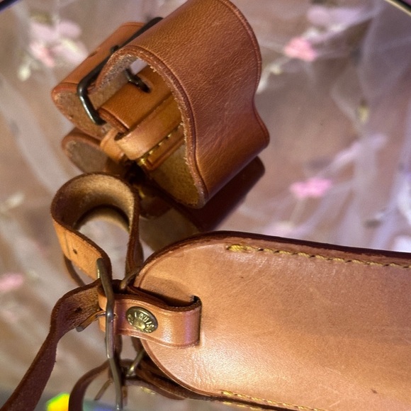 LV Luggage Tag and Poignet EUC - Picture 13 of 13